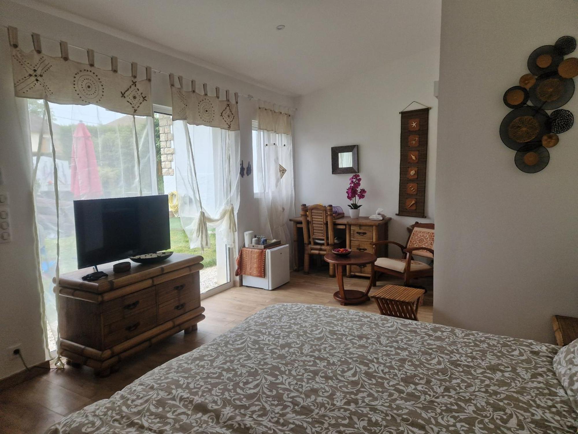 La Serenite Balinaise, Chambre Et Sdb Privee, Jardin , Piscine Et Jacuzzi En Saison, Pres De Chantilly, Parc Asterix Et Cdg Et Paris En 20' Orry-La-Ville Esterno foto